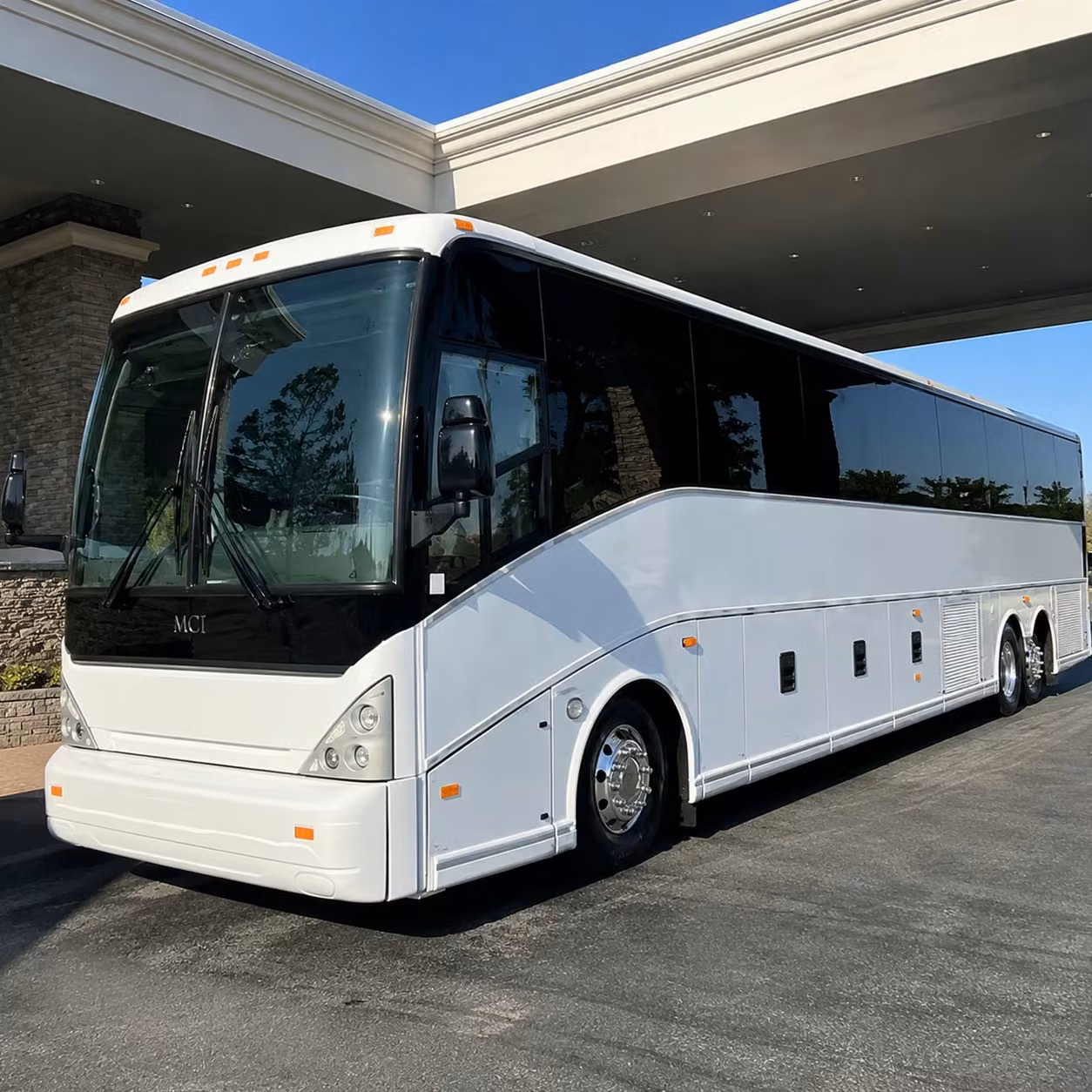 group airport shuttles to and from memphis international airport mem