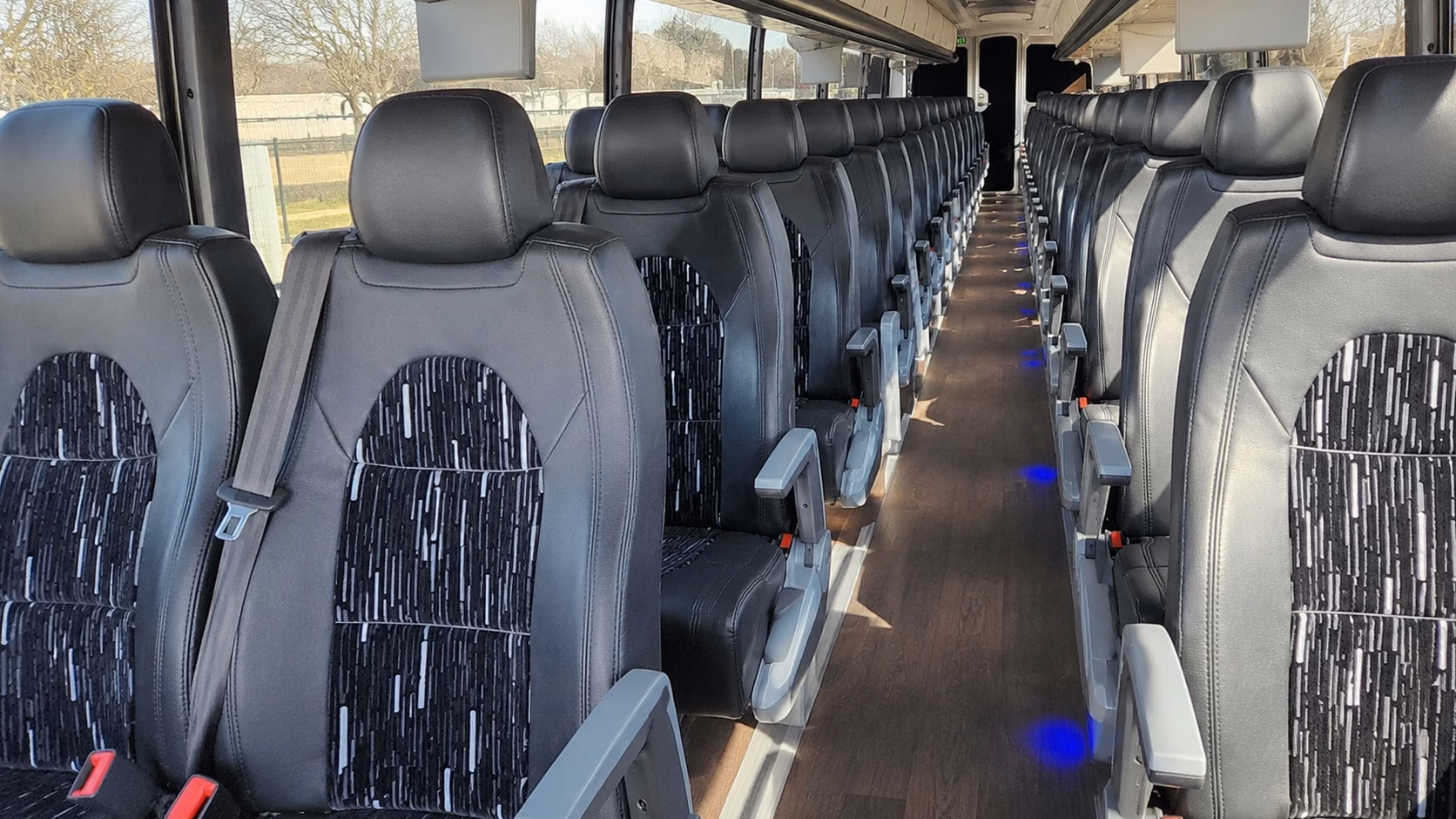 how bus type and size change charter bus prices in memphis tennessee