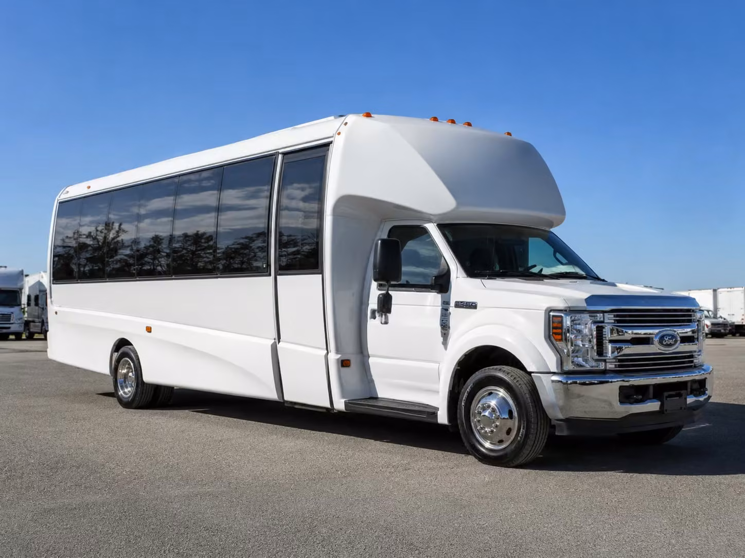 memphis 18 passenger minibus rental