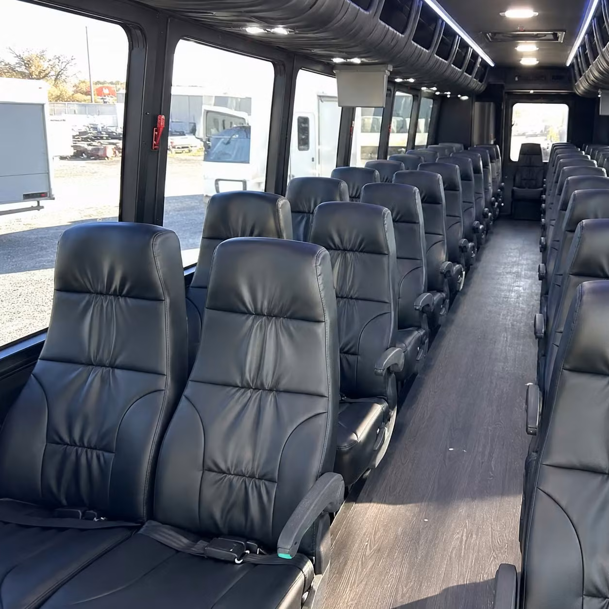 memphis 20 passenger minibus rental