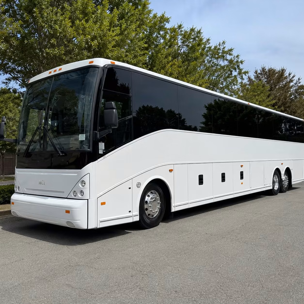 memphis hotel shuttle bus rentals for large travel groups